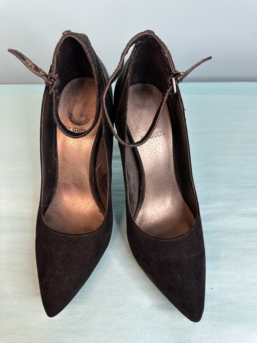 G by Guess black stiletto pumps black suede faux snakeskin on the back heel 6.5